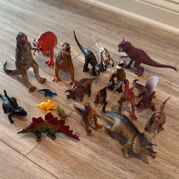 19 Dinosaur Toy Figurine Set - Picture 1 of 7